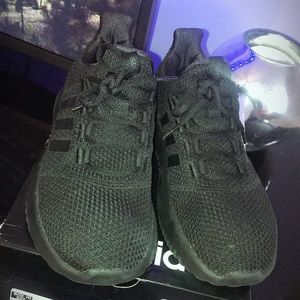 Adidas Cloud foam Ultimate. Woman size 6